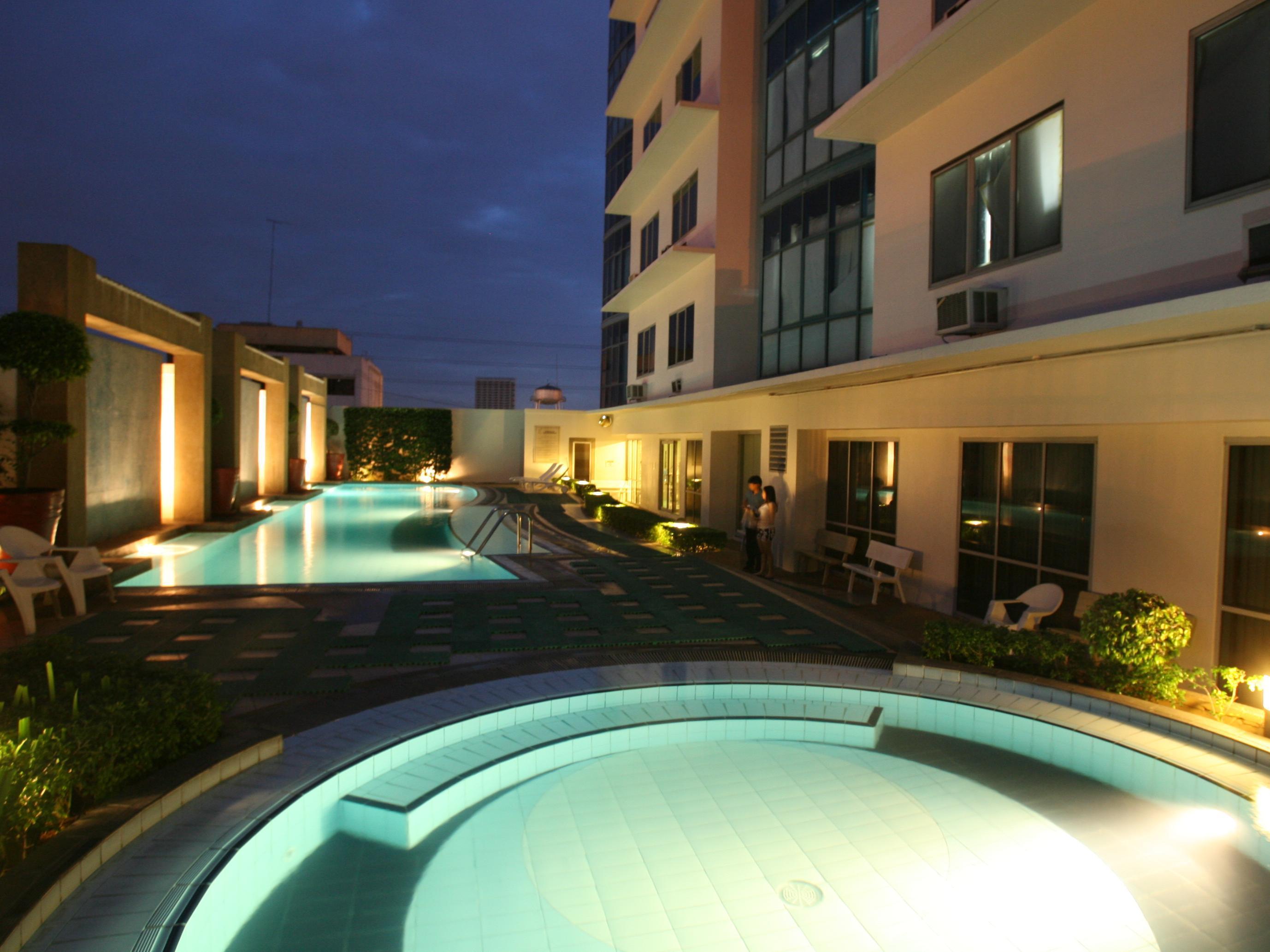 Astoria Plaza Hotell Pasig City Exteriör bild