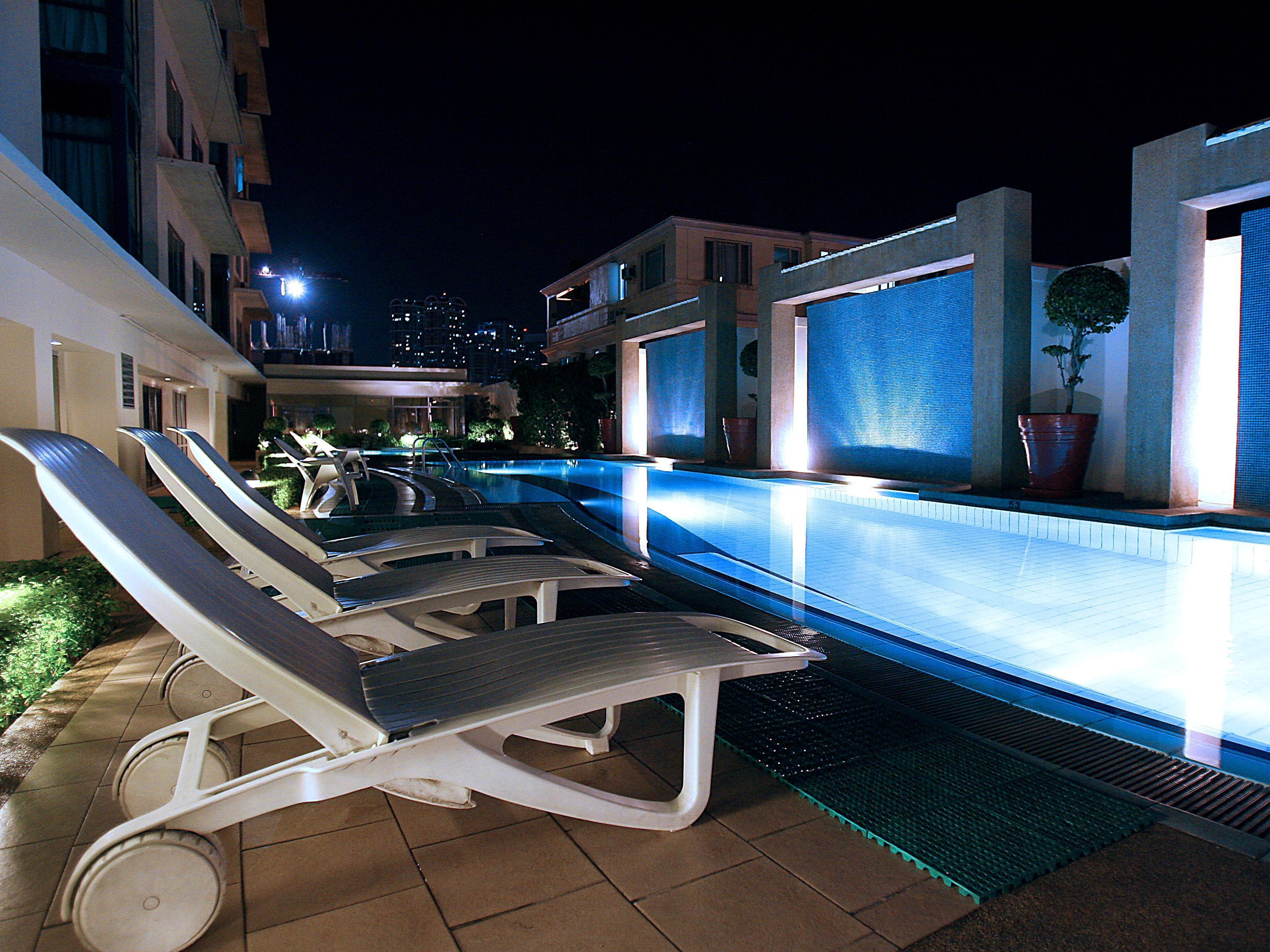 Astoria Plaza Hotell Pasig City Exteriör bild