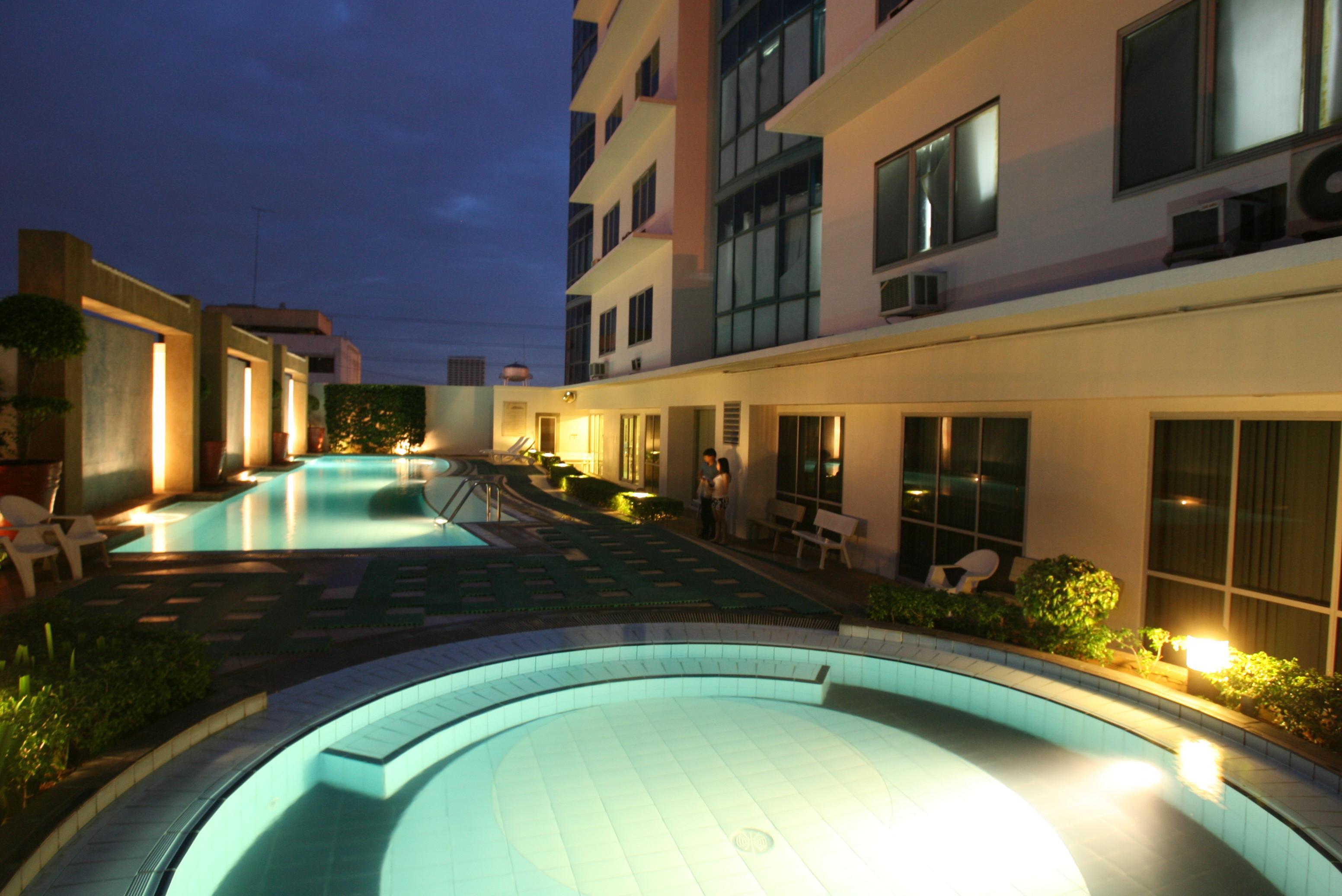 Astoria Plaza Hotell Pasig City Exteriör bild