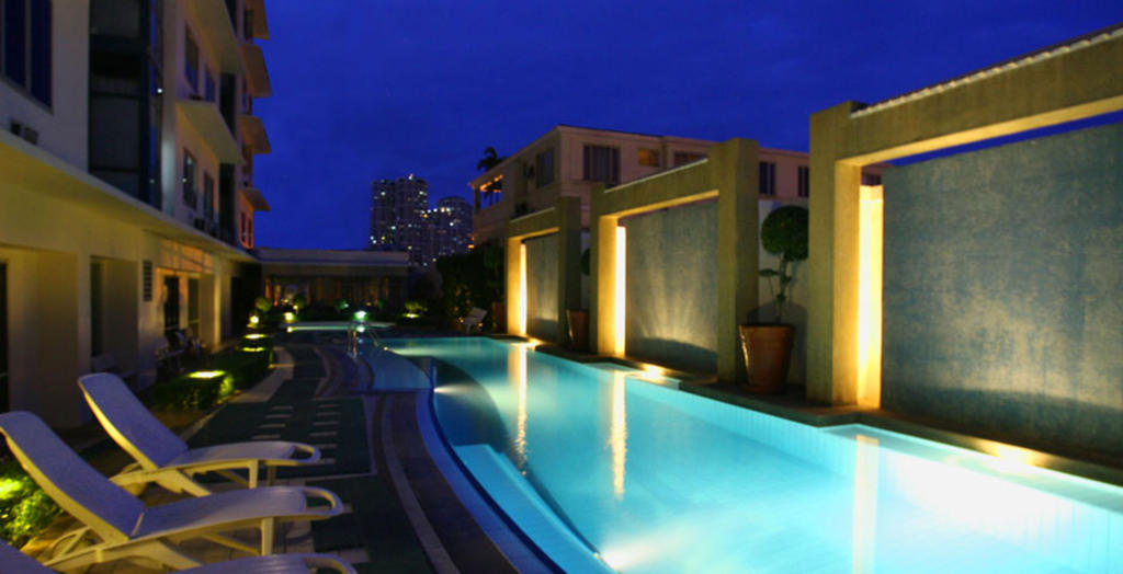 Astoria Plaza Hotell Pasig City Exteriör bild