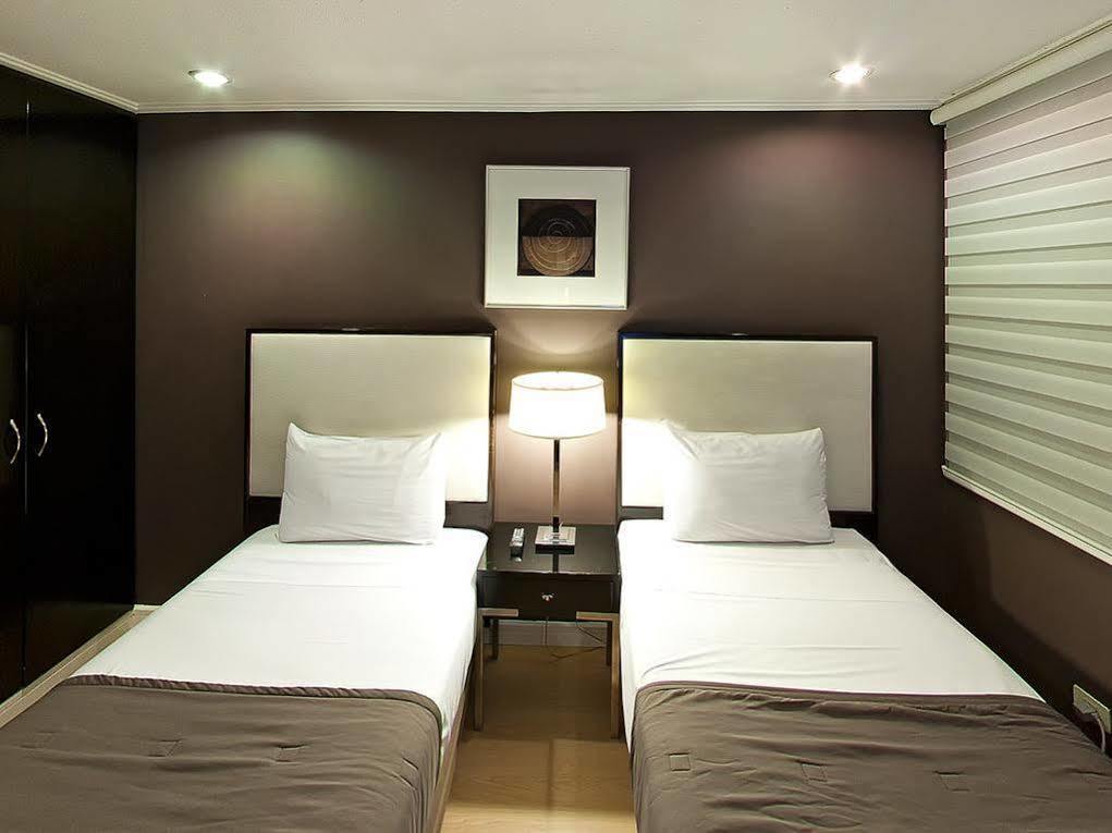 Astoria Plaza Hotell Pasig City Exteriör bild
