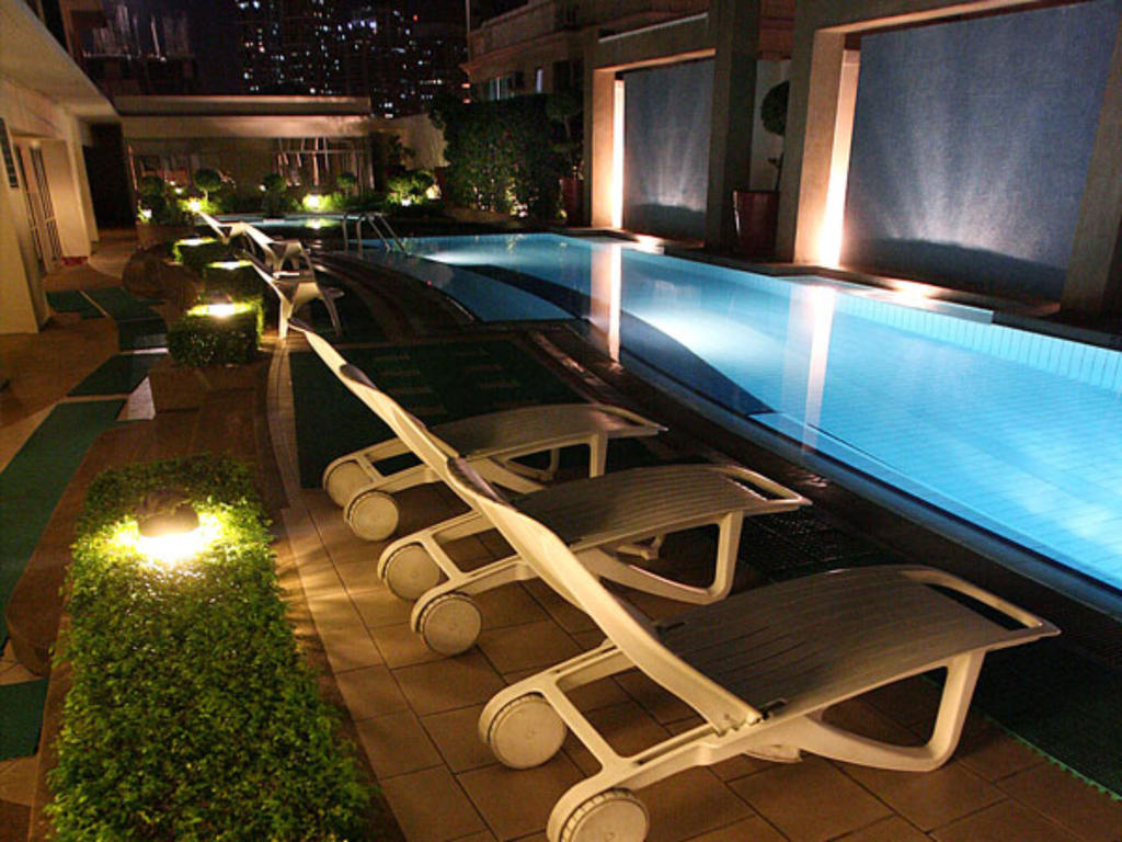 Astoria Plaza Hotell Pasig City Exteriör bild